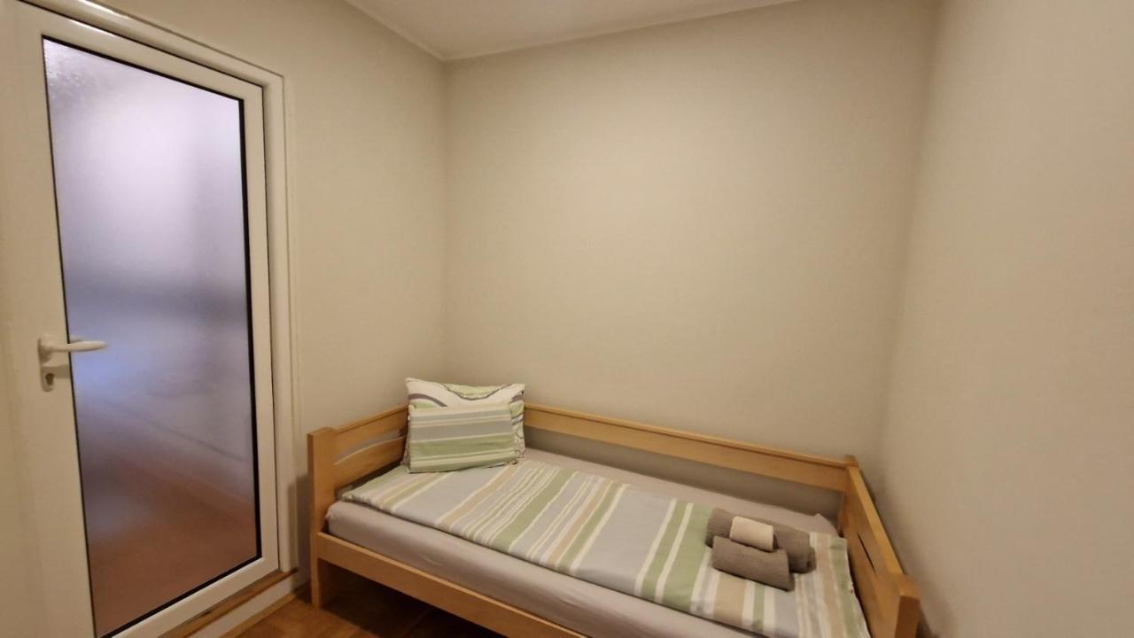 Lux Apartman Ava Kikinda Esterno foto