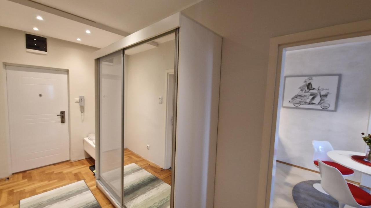 Lux Apartman Ava Kikinda Esterno foto