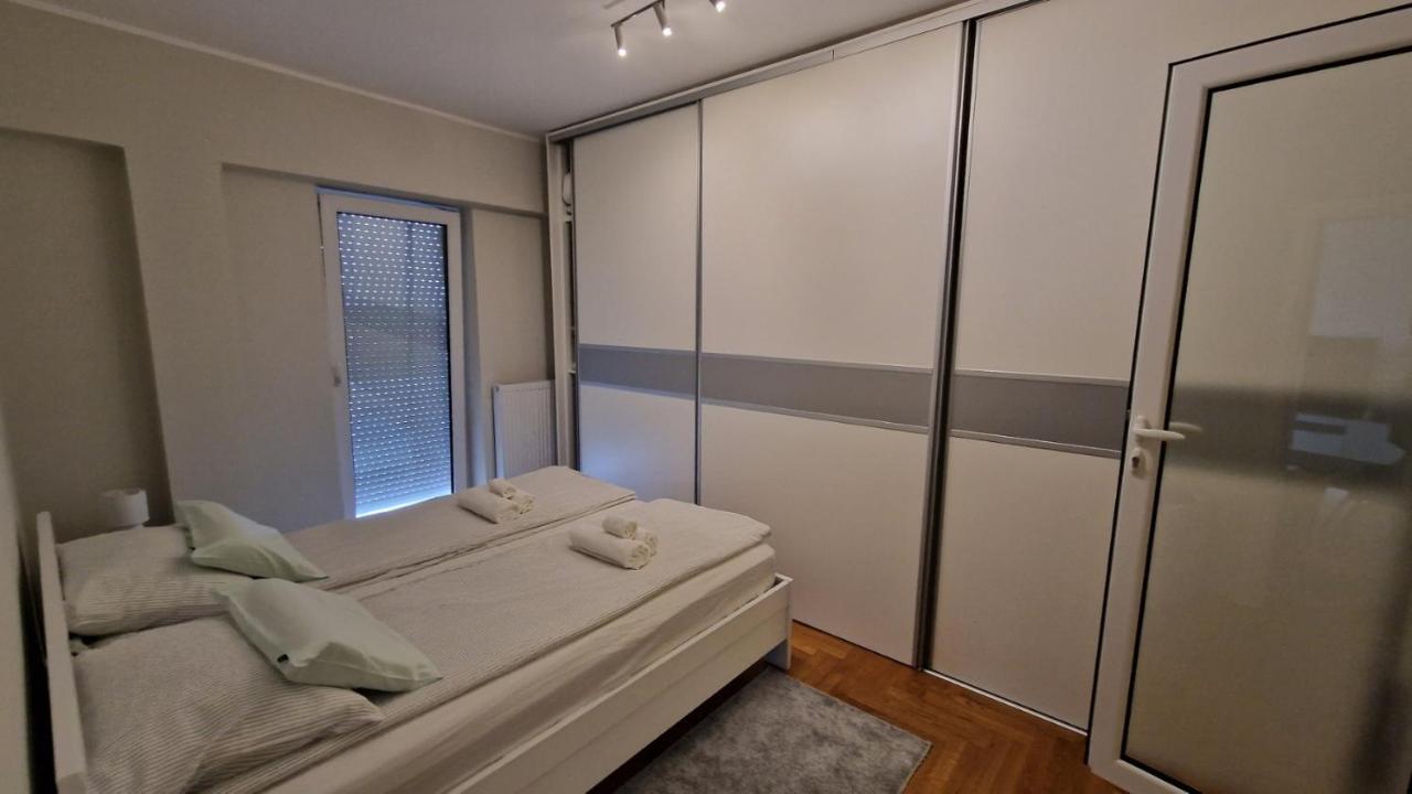 Lux Apartman Ava Kikinda Esterno foto