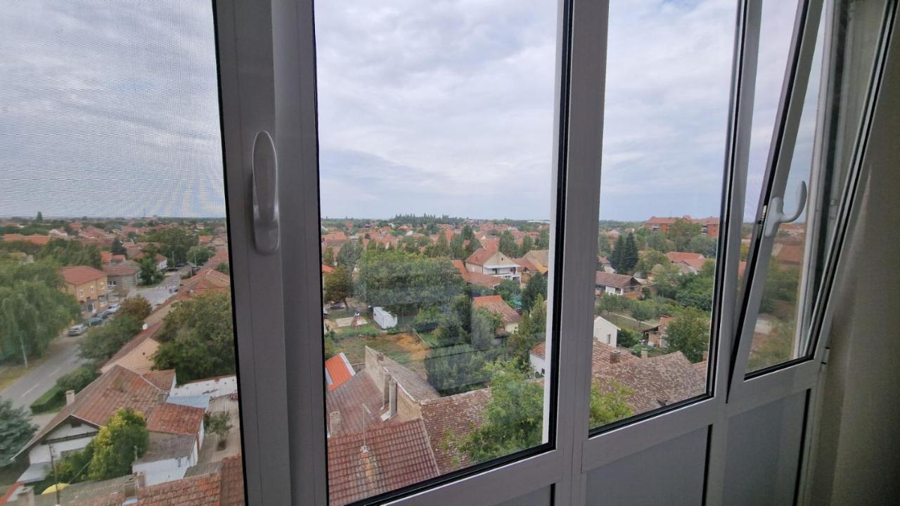 Lux Apartman Ava Kikinda Esterno foto