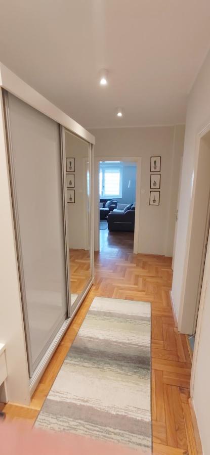 Lux Apartman Ava Kikinda Esterno foto